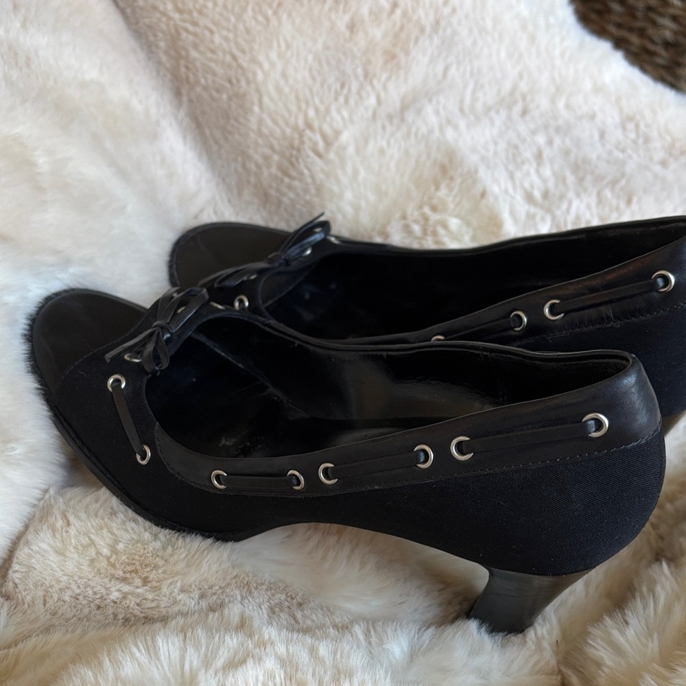 Vintage Joan and David Circa bow heels